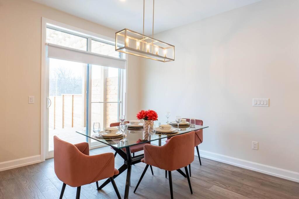 Luxury Niagara 3 Bdr Townhouse /Garage Apartment Ngoại thất bức ảnh