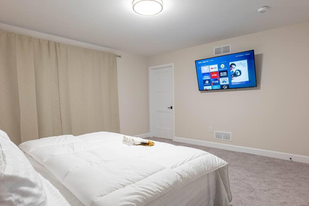 Luxury Niagara 3 Bdr Townhouse /Garage Apartment Ngoại thất bức ảnh